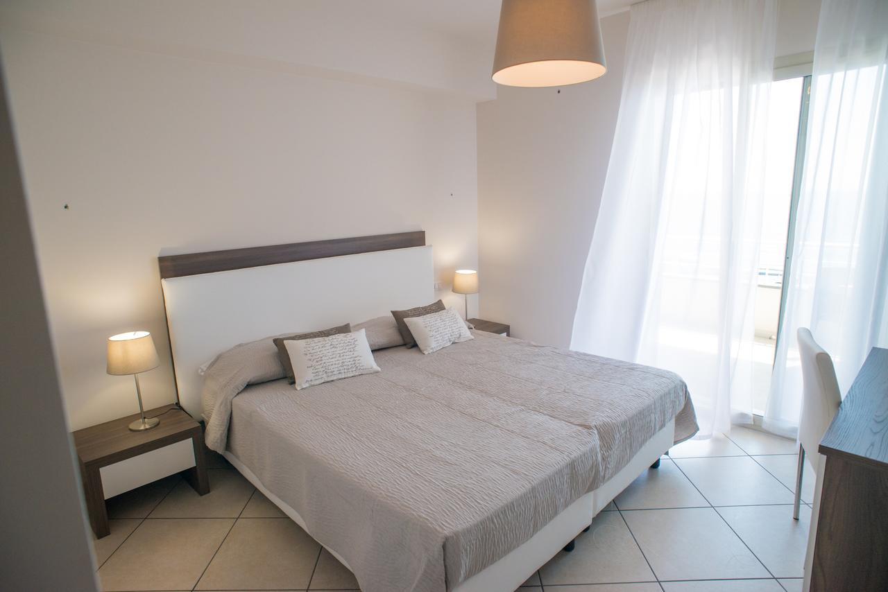 Riva Del Sol Bed & Breakfast Santa Teresa Di Riva Exterior photo