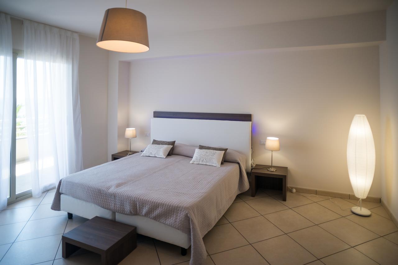 Riva Del Sol Bed & Breakfast Santa Teresa Di Riva Exterior photo